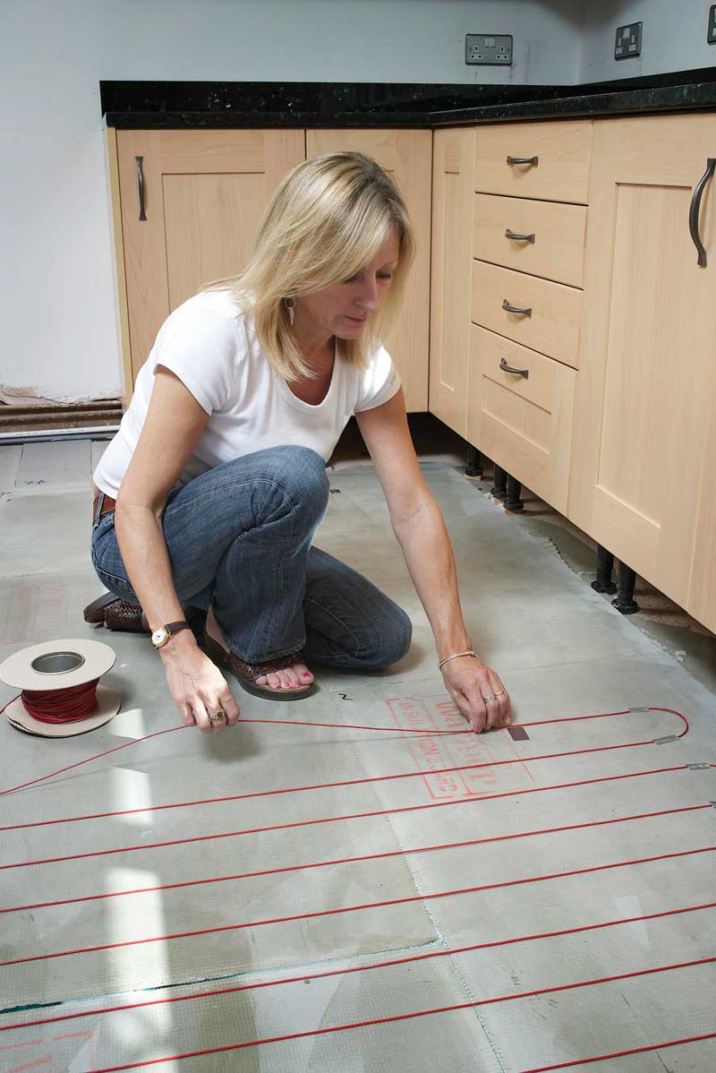 Loose wire installation underfloor heating wiring